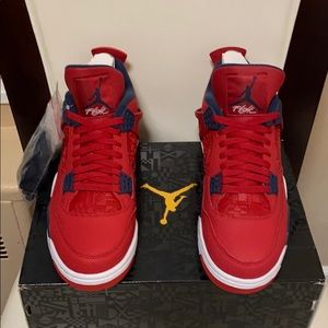 Brand new pair Jordans 4 RETRO